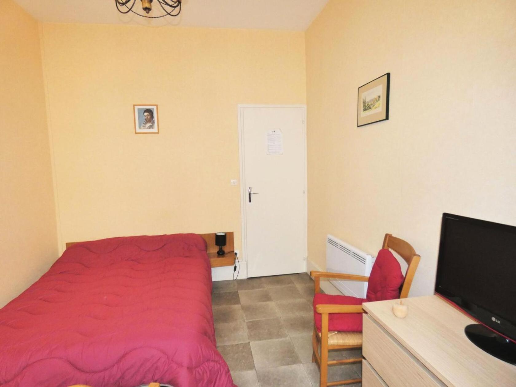 21 Rue Des Bains - Dans Zone Pietonne Pour Ce Petit Tres Agreable ! Mae-7794 * Aix-les-Bains