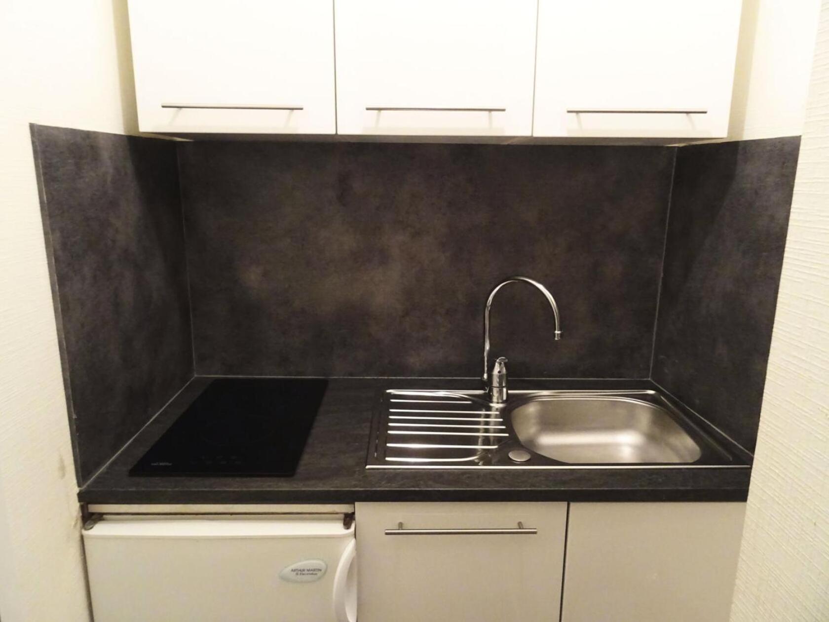 21 Rue Des Bains - Dans Zone Pietonne Pour Ce Petit Tres Agreable ! Mae-7794 * Aix-les-Bains