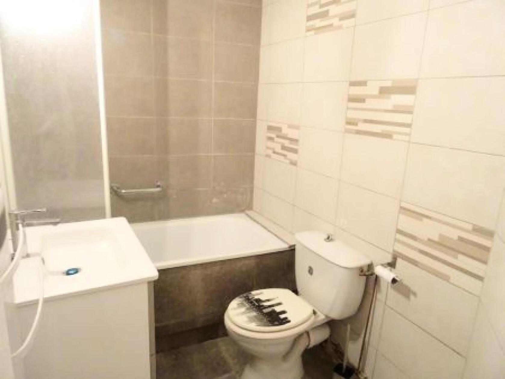 Appartement 21 Rue Des Bains - Dans Zone Pietonne Pour Ce Petit Tres Agreable ! Mae-7794 Aix-les-Bains